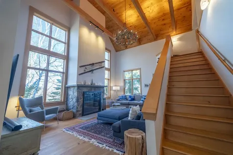 8 Cedar Creek Drive Wilmington VT 05363