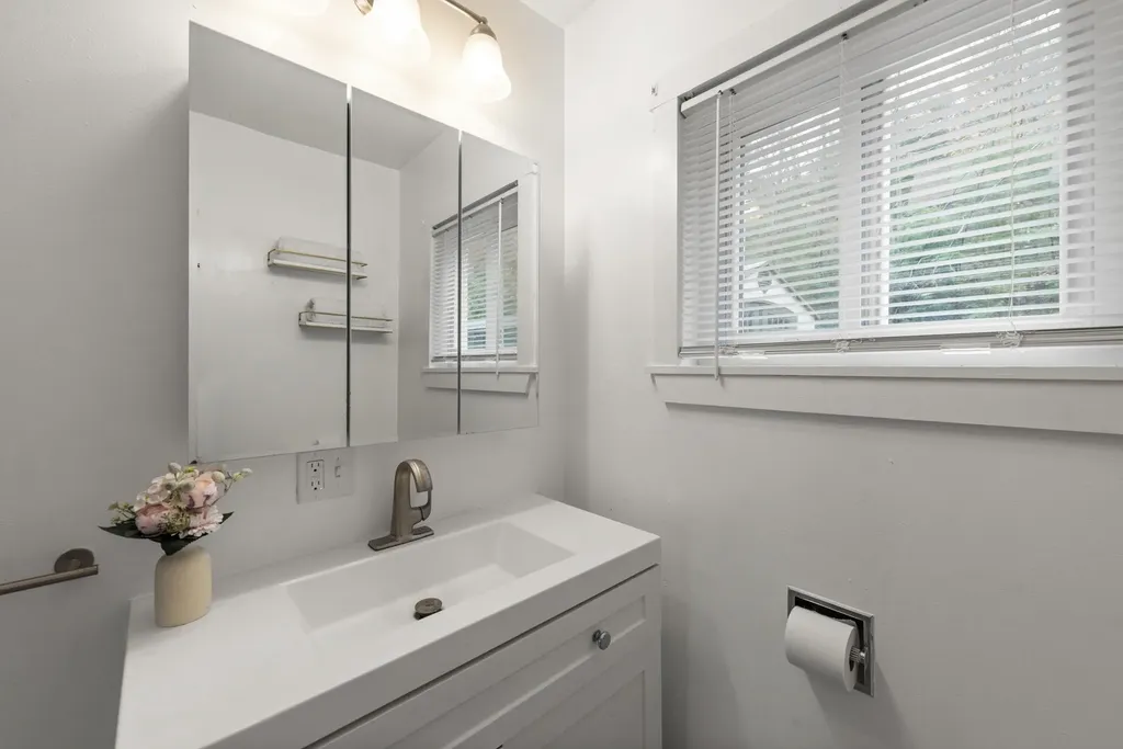 56 Flintlock Circle Gilmanton NH 03237