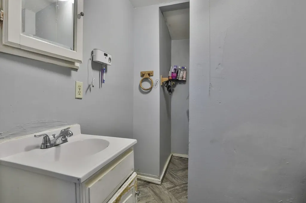 5-7 Norton Street Nashua NH 03060