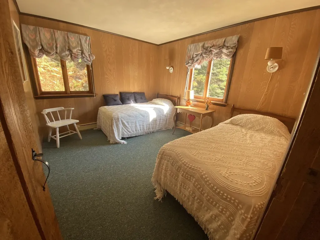 21 Dorr Fitch Road Dover VT 05356-0535