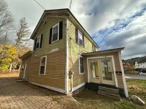 4 School Street Rockingham VT 05154