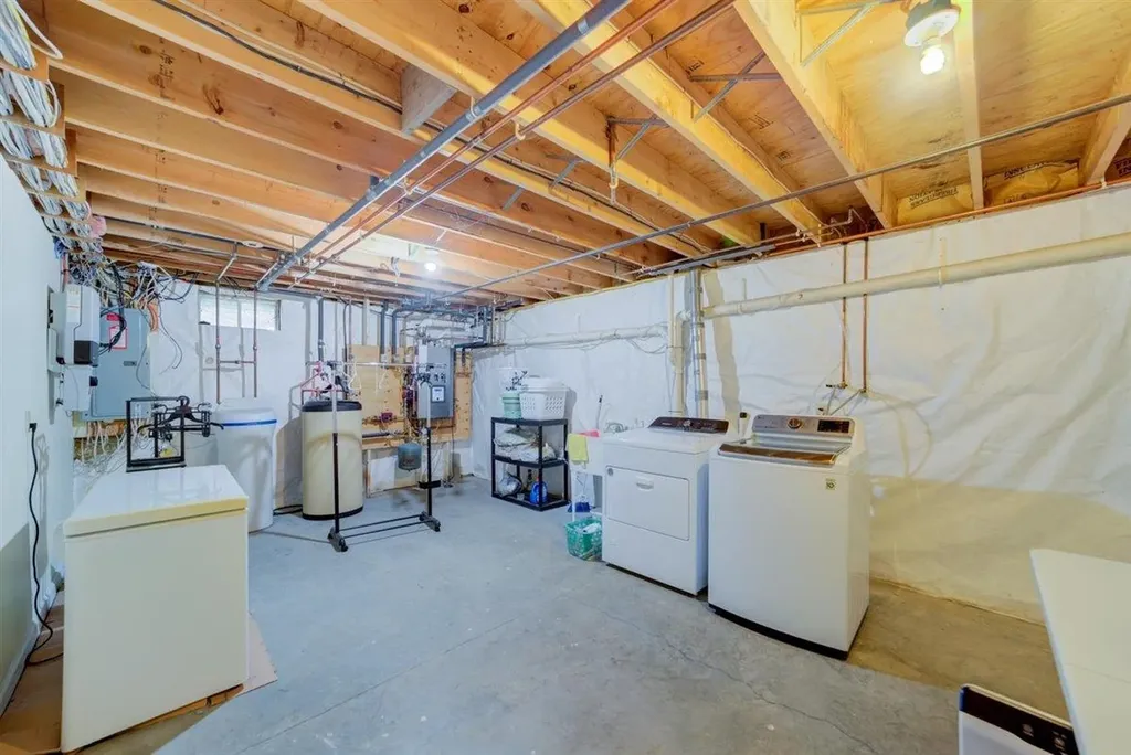 16 Cedar Street Essex VT 05452