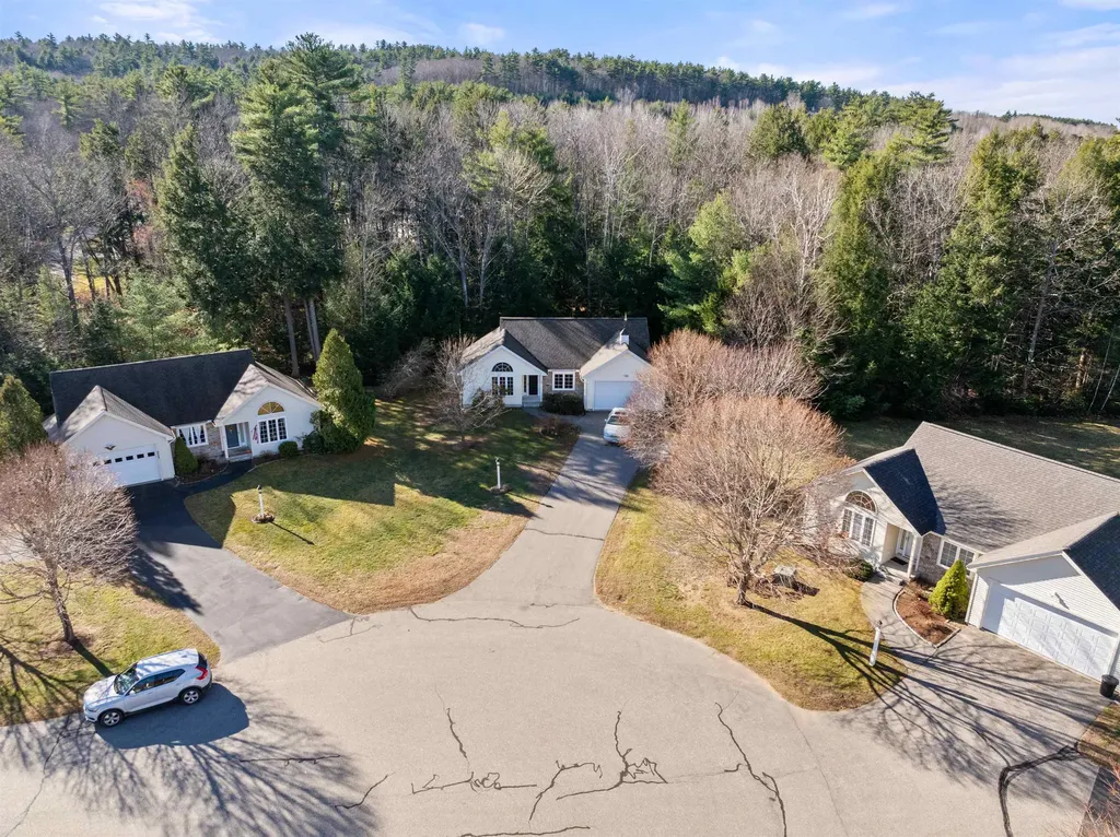 31 Henderson Road Gilford NH 03249