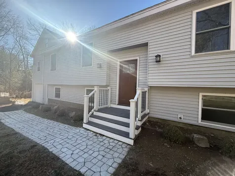 11 Currierville Road Newton NH 03858