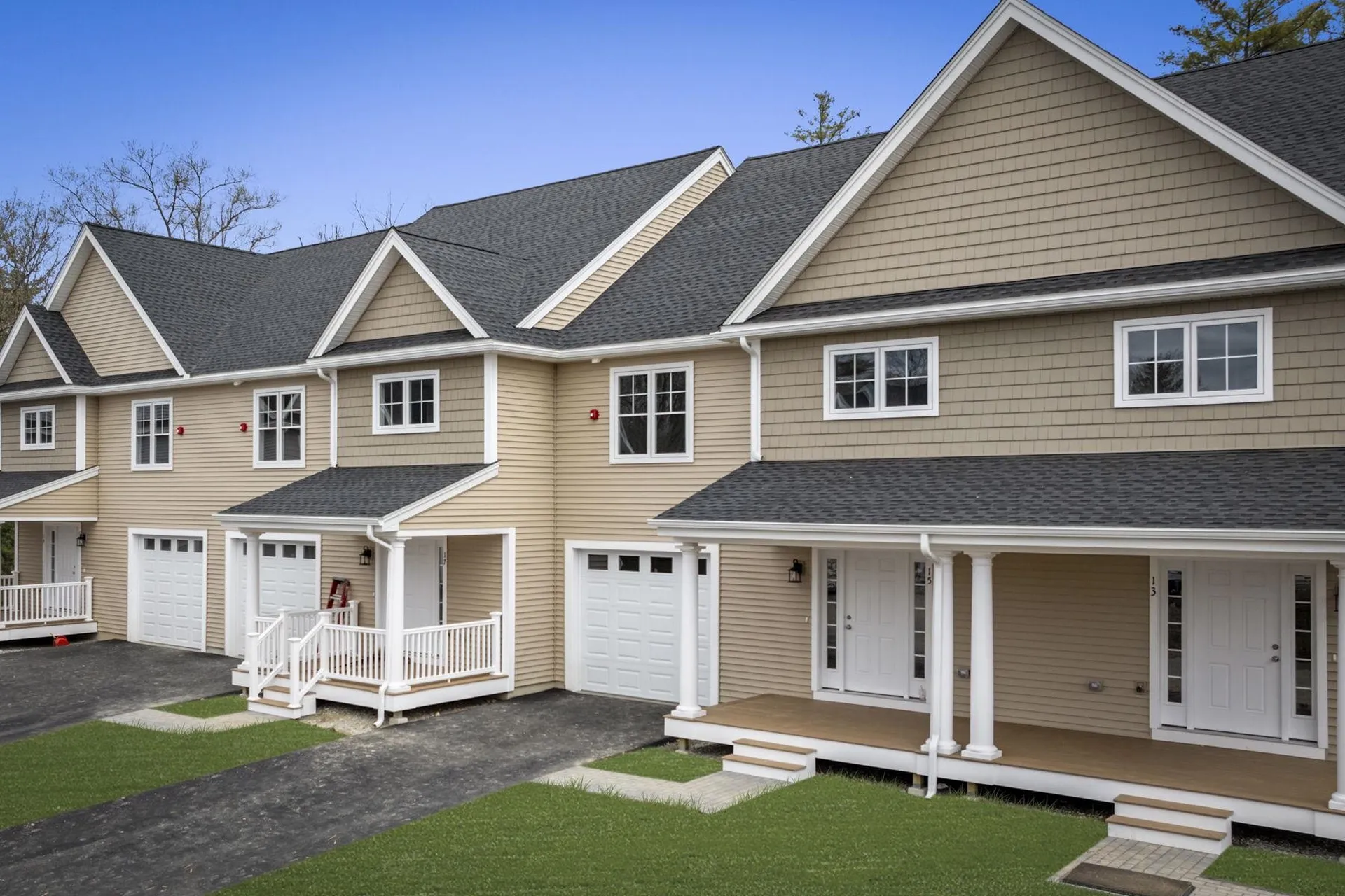 83 Centerwood Way Manchester NH 03102