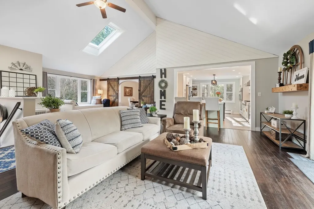 21 Avery Road Sunapee NH 03782