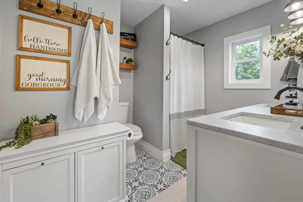21 Avery Road Sunapee NH 03782