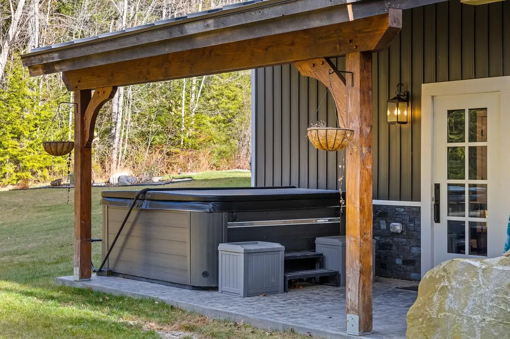 21 Avery Road Sunapee NH 03782