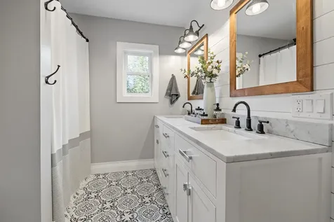 21 Avery Road Sunapee NH 03782