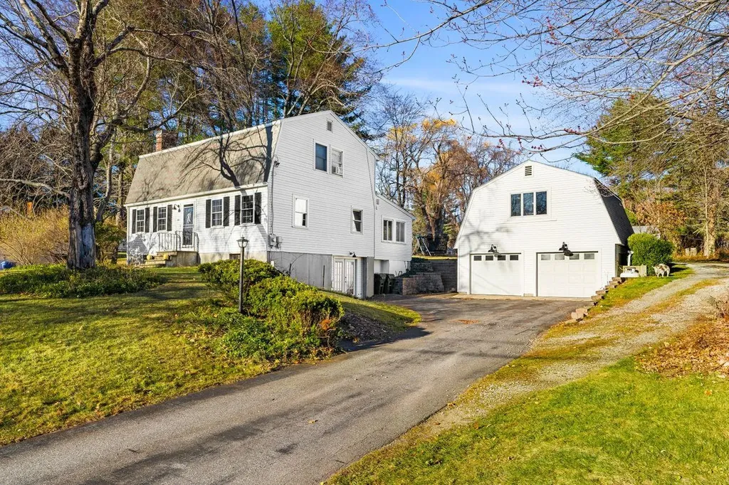 4 King George Drive Londonderry NH 03053