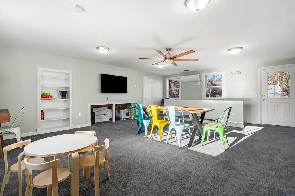 4 King George Drive Londonderry NH 03053