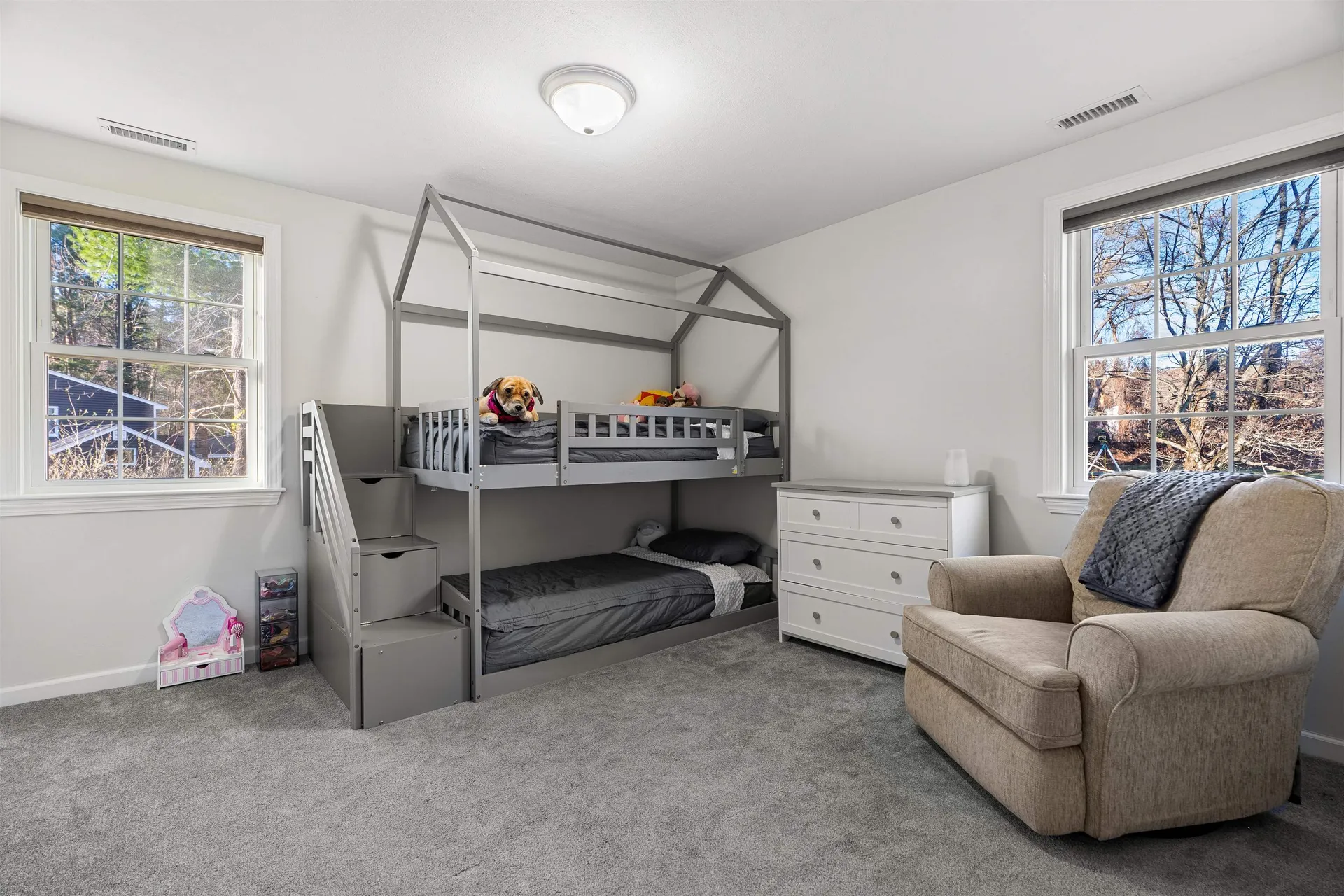 4 King George Drive Londonderry NH 03053