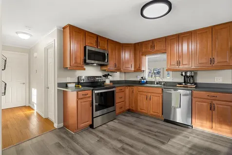 4 King George Drive Londonderry NH 03053