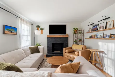 4 King George Drive Londonderry NH 03053