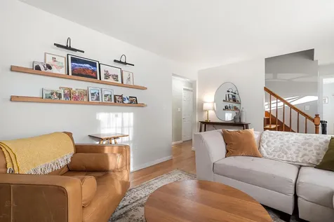 4 King George Drive Londonderry NH 03053