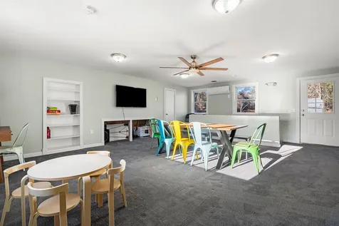 4 King George Drive Londonderry NH 03053