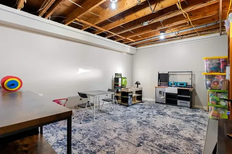 4 King George Drive Londonderry NH 03053