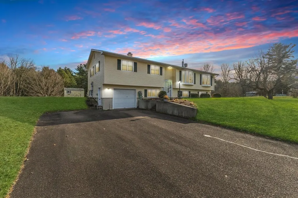 93 Old Stage Road Georgia VT 05468