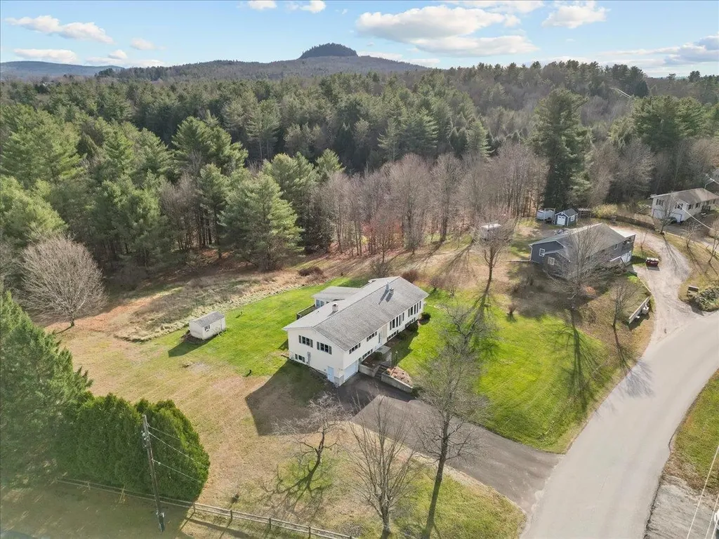 93 Old Stage Road Georgia VT 05468