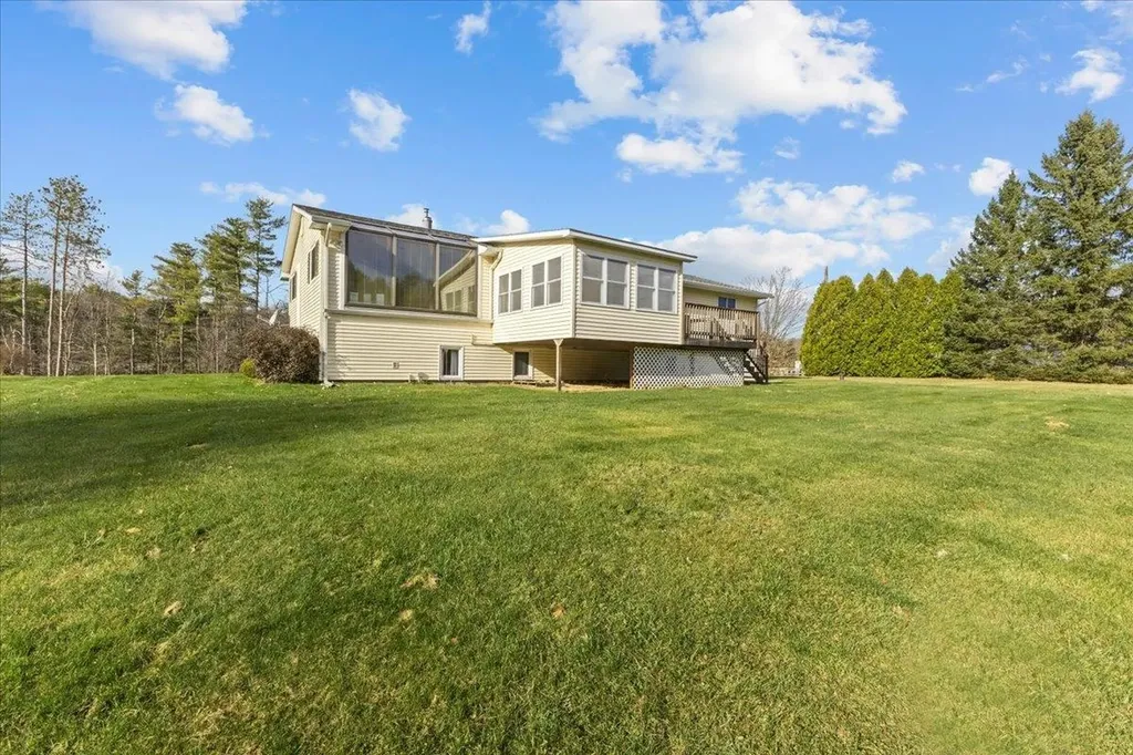 93 Old Stage Road Georgia VT 05468