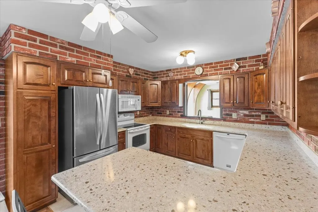 93 Old Stage Road Georgia VT 05468