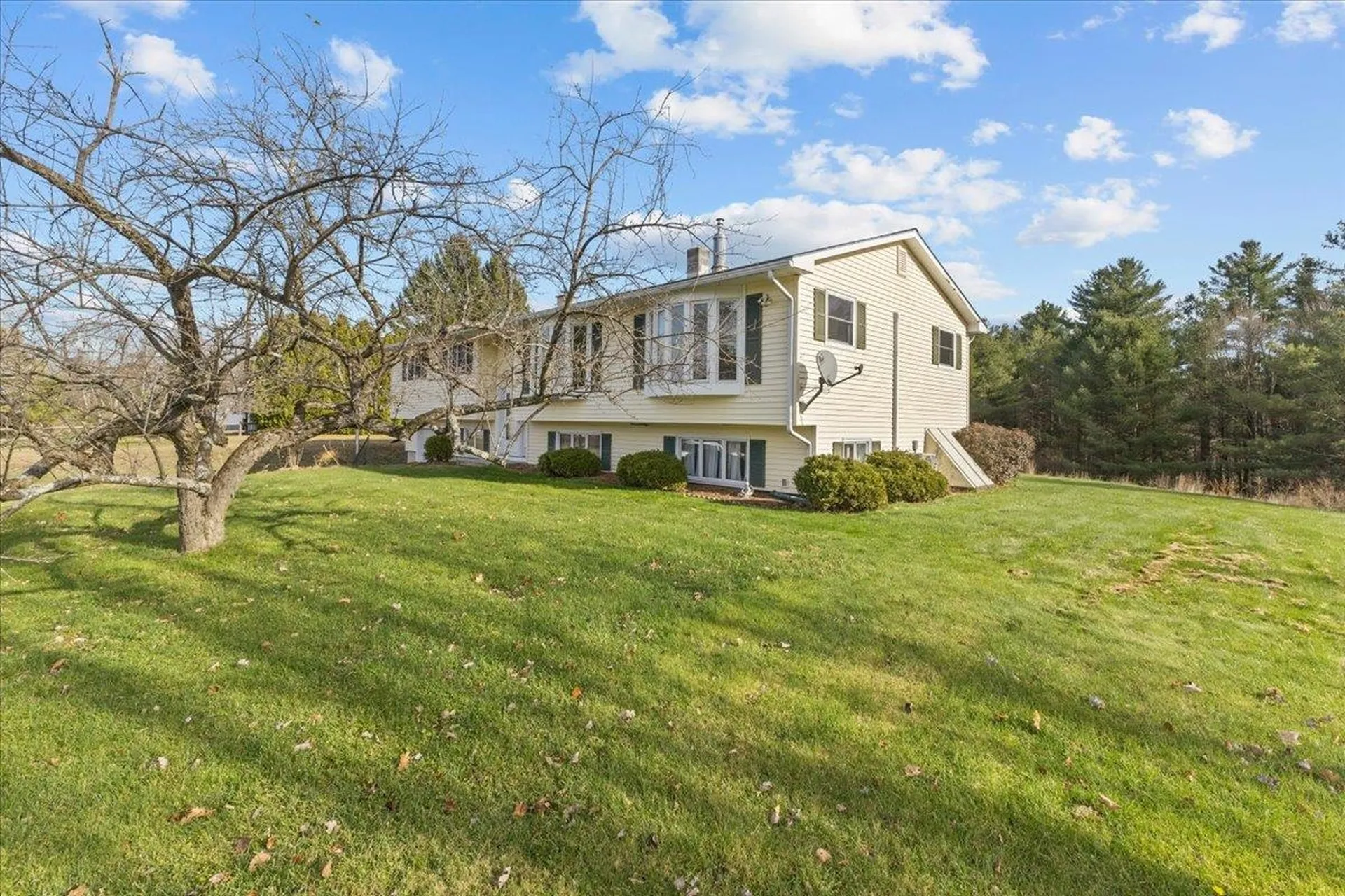 93 Old Stage Road Georgia VT 05468