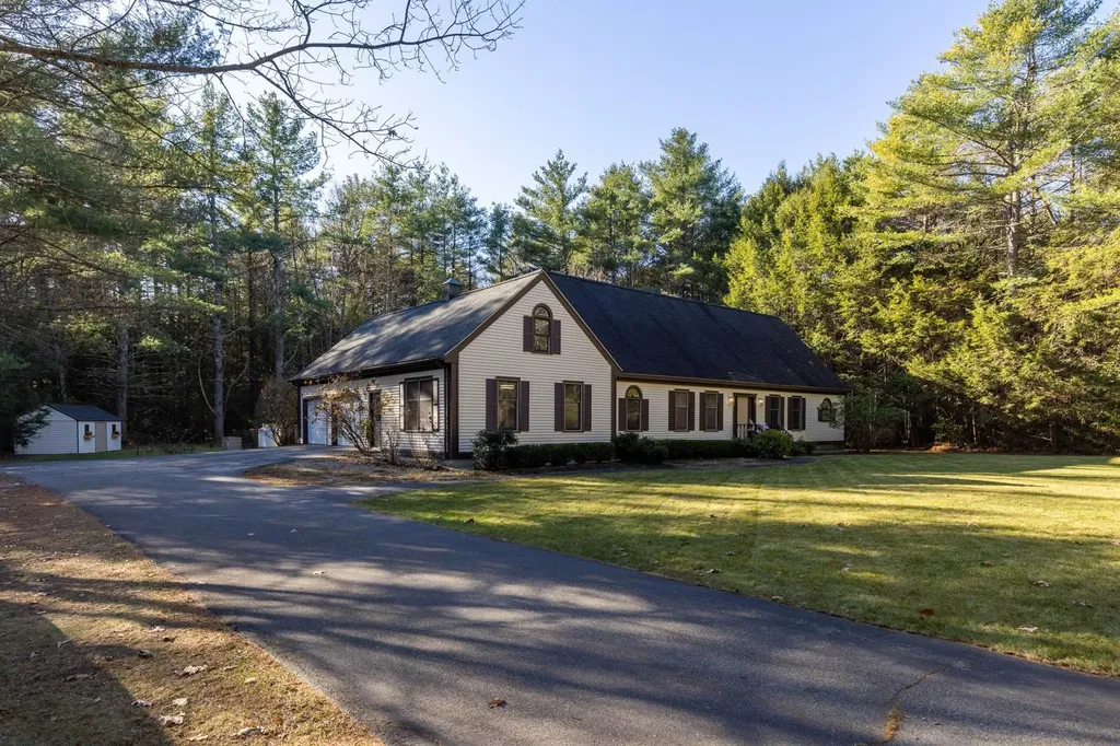 125 Woods Run Rollinsford NH 03869