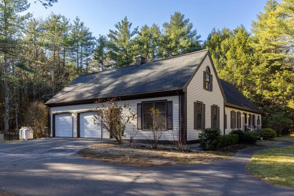 125 Woods Run Rollinsford NH 03869