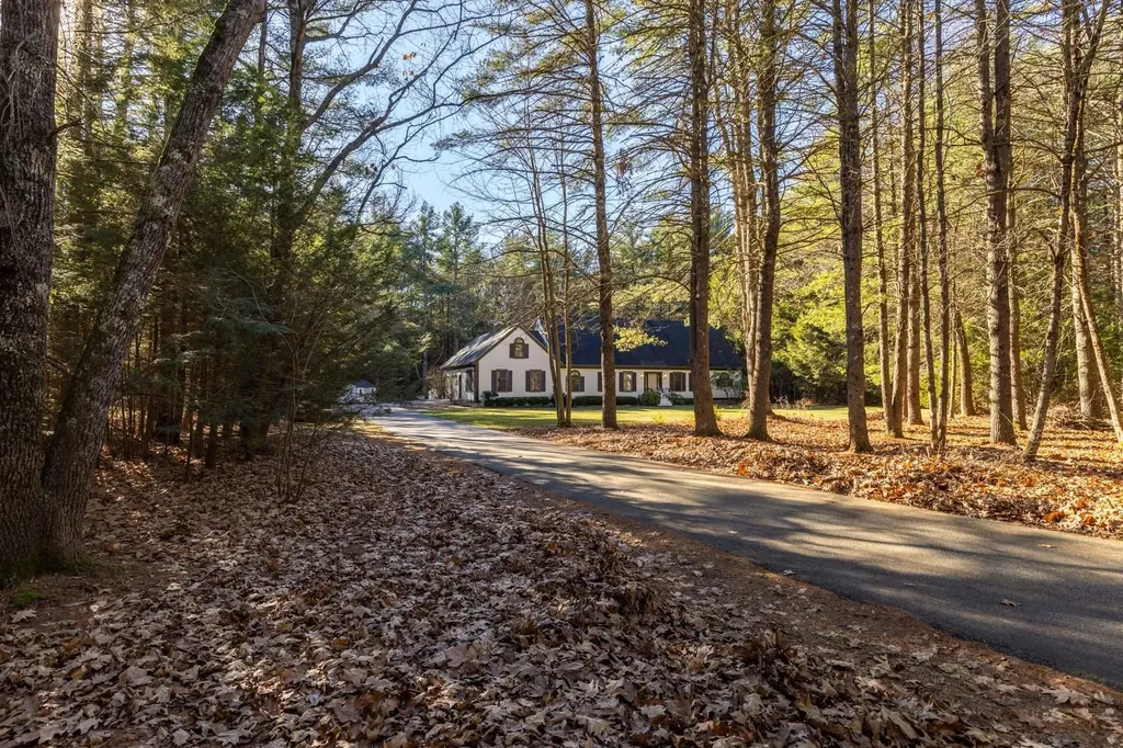 125 Woods Run Rollinsford NH 03869