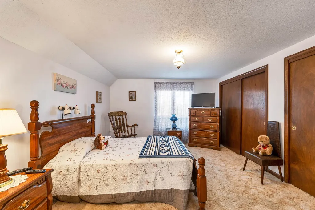 236 Mallego Road Barrington NH 03825