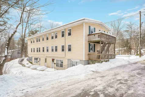 74 High Street Goffstown NH 03045