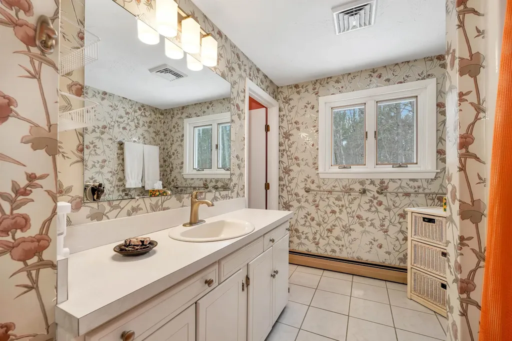 13 Park Street Windham NH 03087