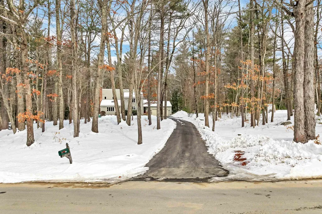 13 Park Street Windham NH 03087