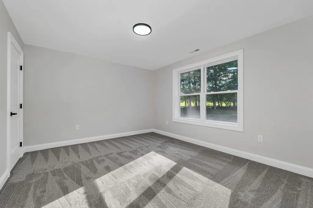 127 Kaime Road Chichester NH 03258