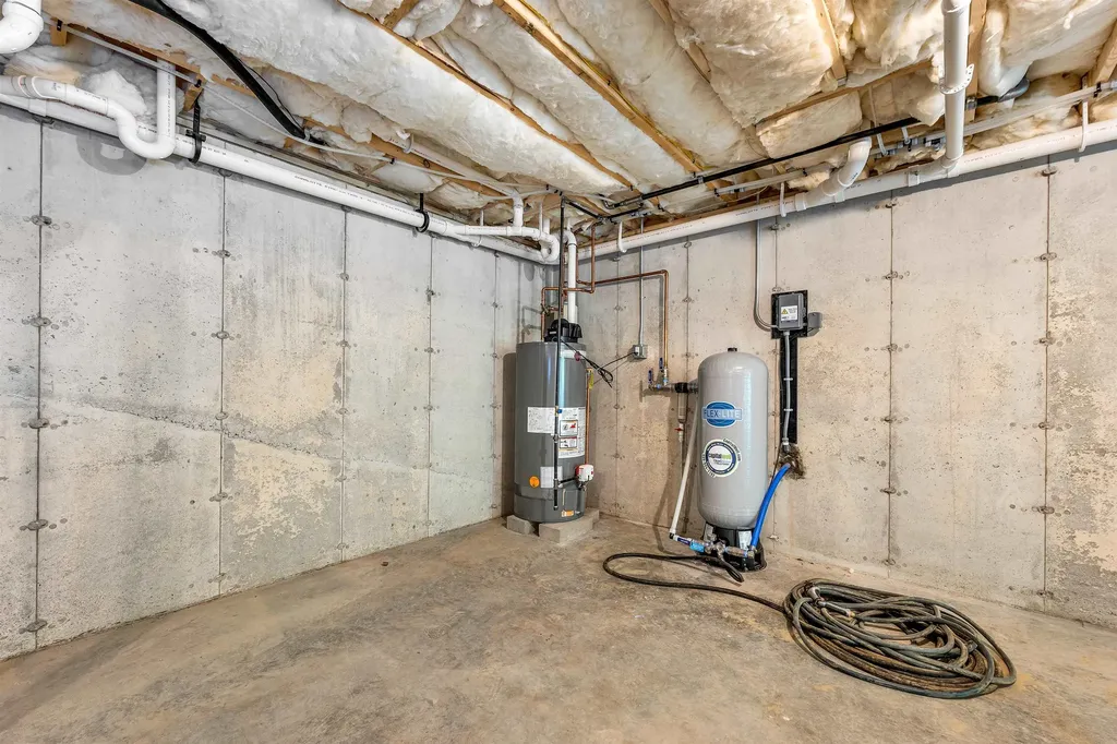 127 Kaime Road Chichester NH 03258