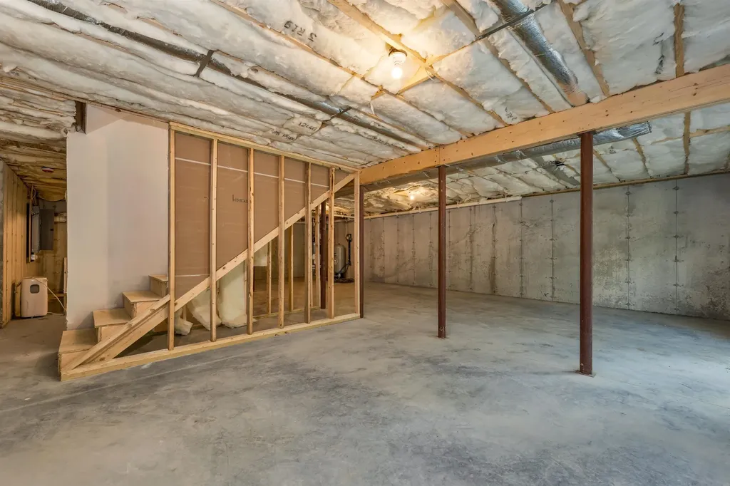 127 Kaime Road Chichester NH 03258