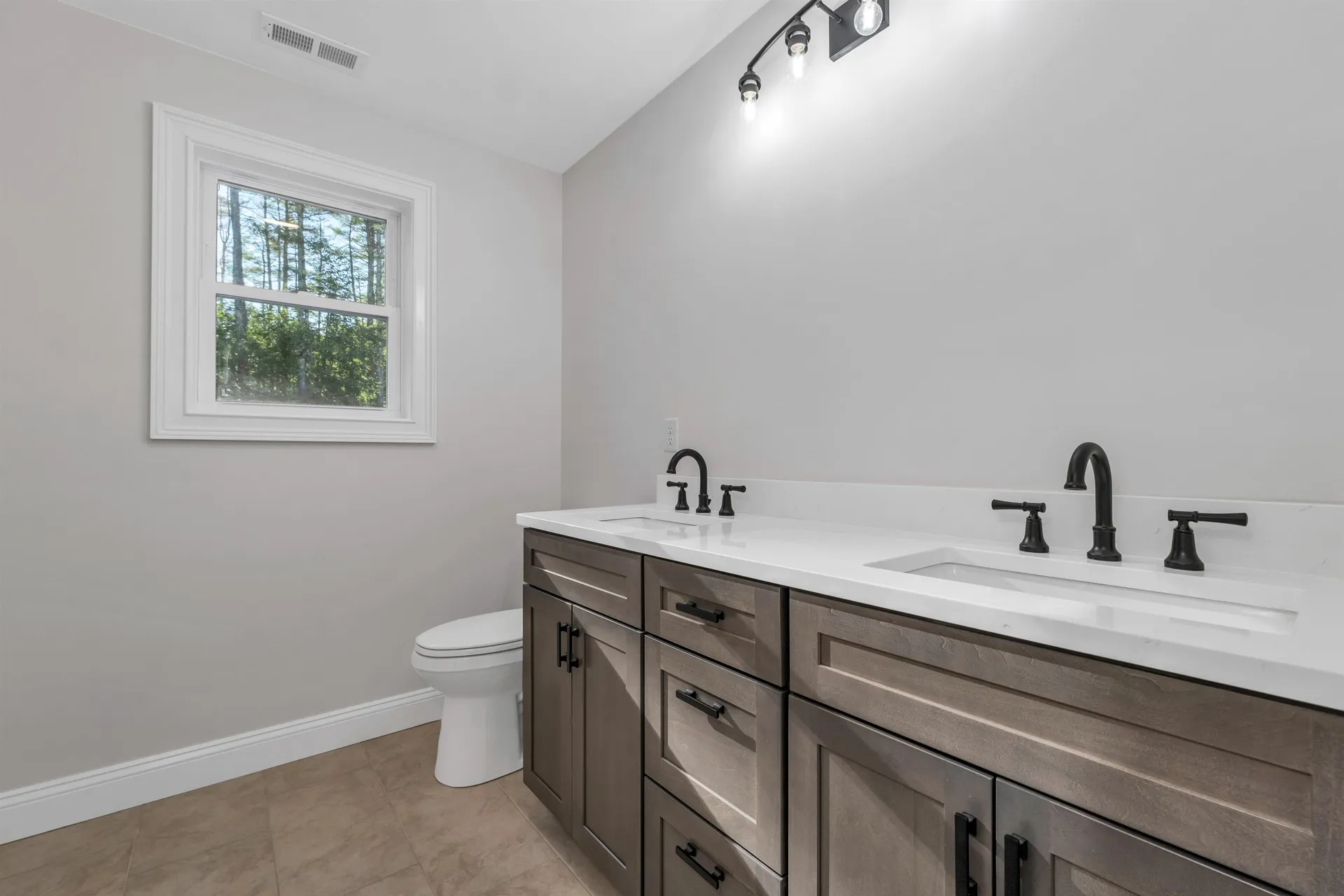 127 Kaime Road Chichester NH 03258