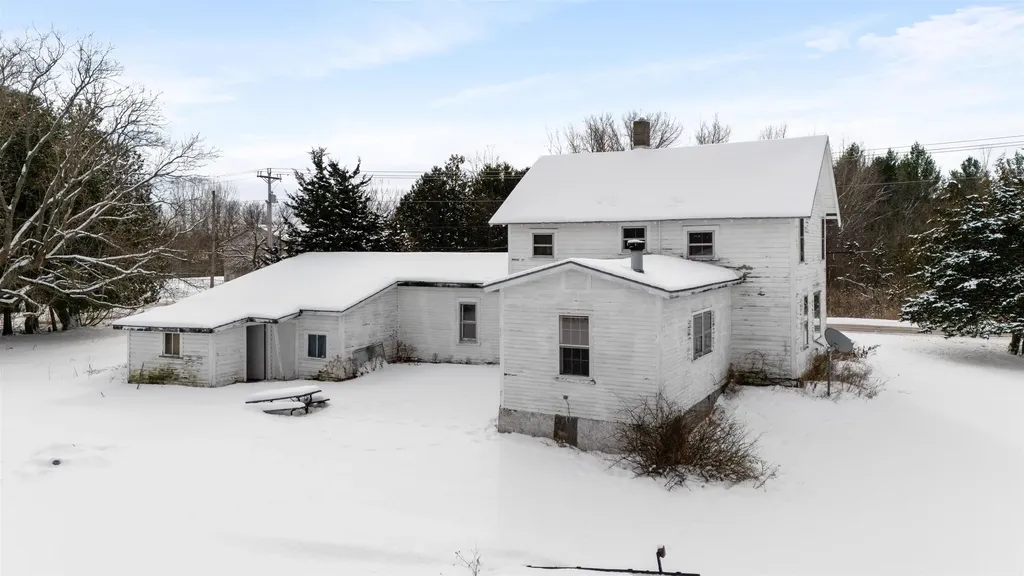 82 Allen Road Grand Isle VT 05458-2011