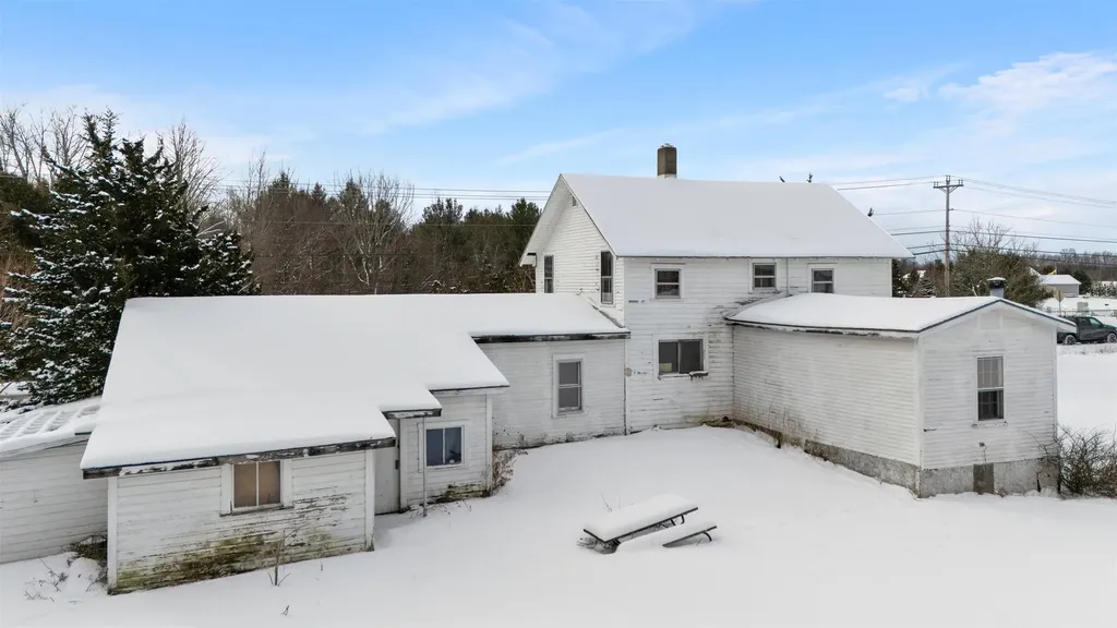 82 Allen Road Grand Isle VT 05458-2011