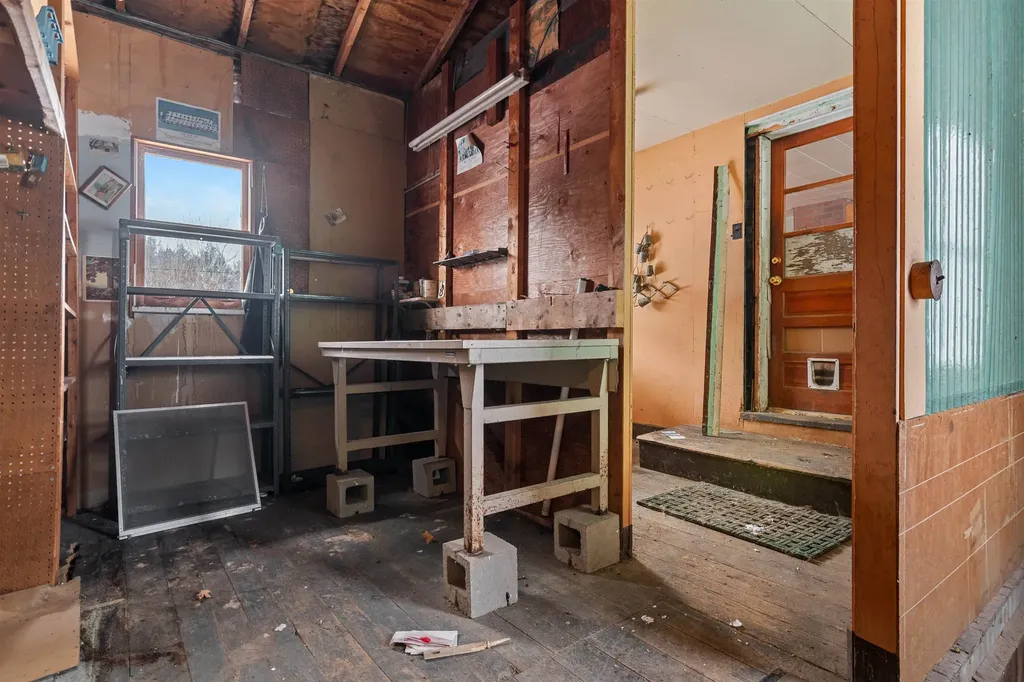 82 Allen Road Grand Isle VT 05458-2011