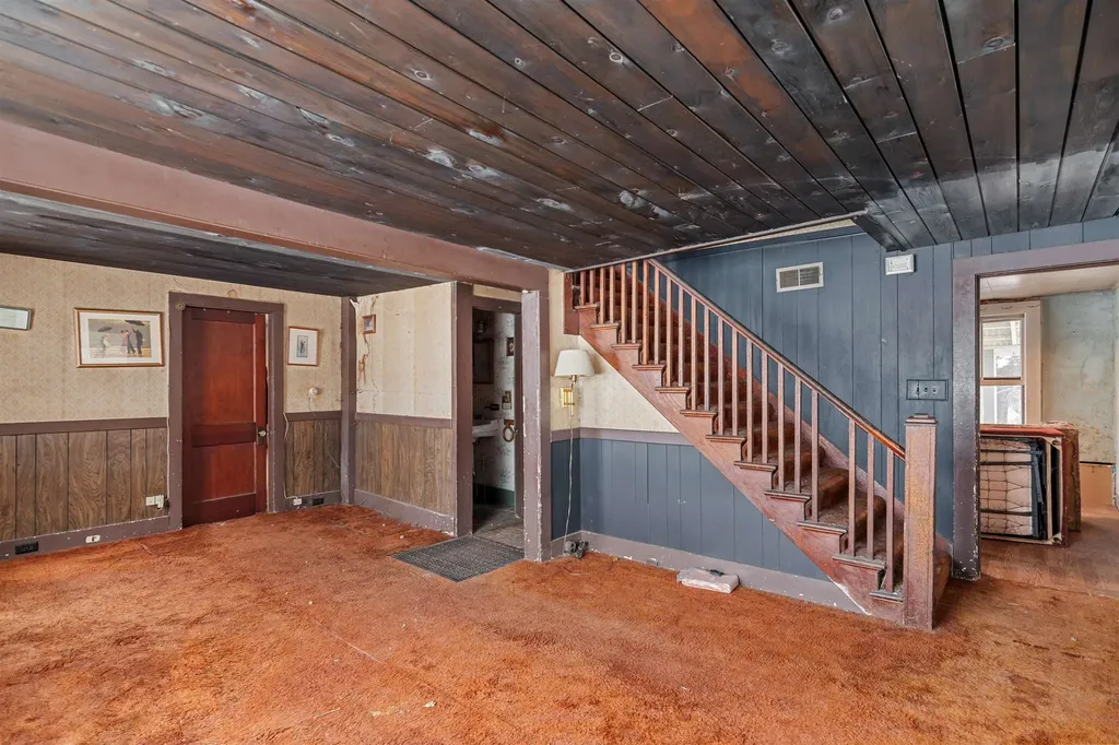 82 Allen Road Grand Isle VT 05458-2011