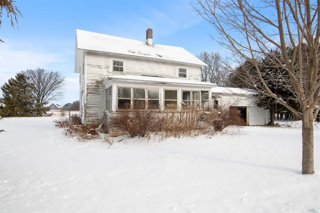 82 Allen Road Grand Isle VT 05458-2011
