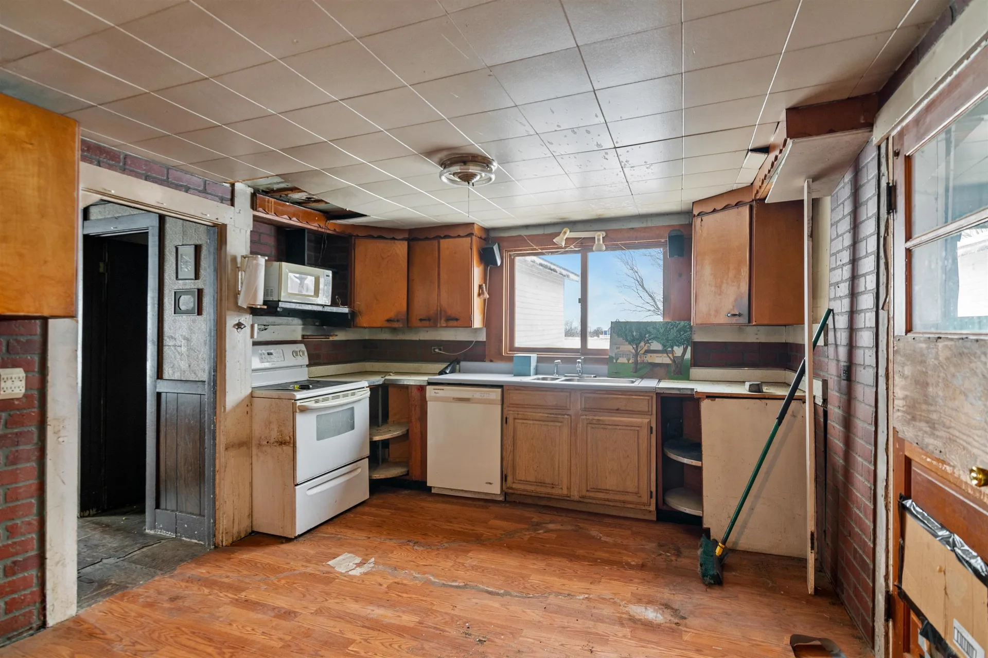 82 Allen Road Grand Isle VT 05458-2011