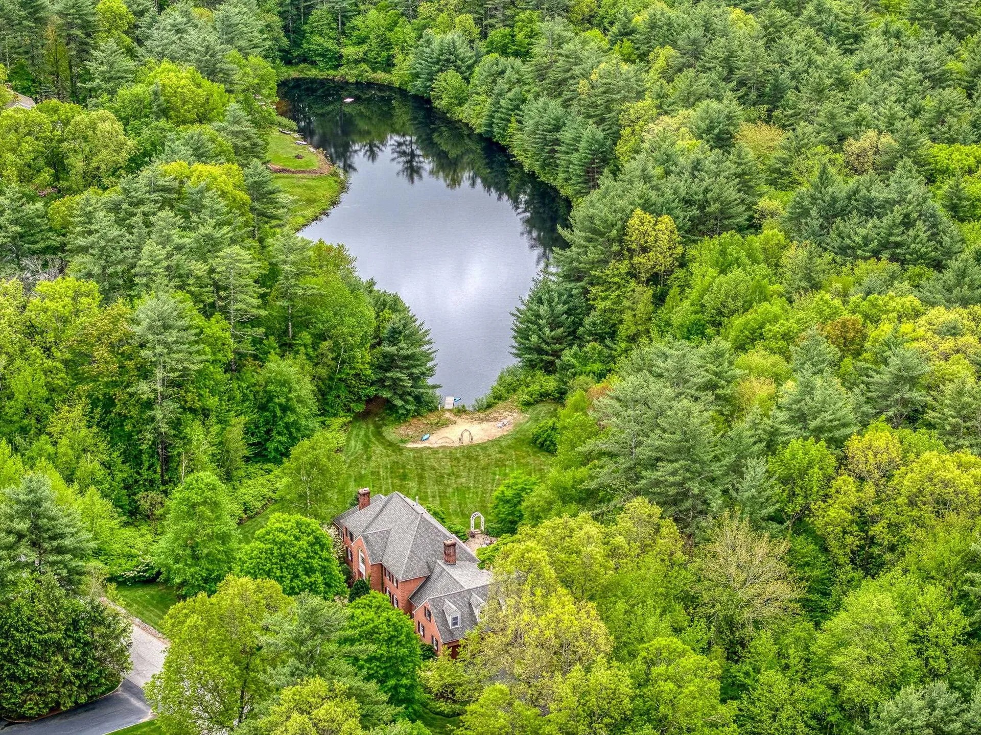 5 Pembroke Way Bedford NH 03110