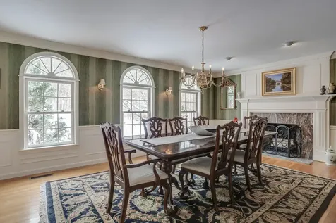 5 Pembroke Way Bedford NH 03110