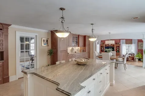 5 Pembroke Way Bedford NH 03110