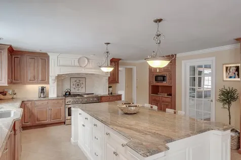 5 Pembroke Way Bedford NH 03110