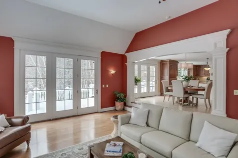 5 Pembroke Way Bedford NH 03110