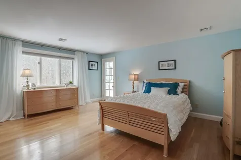 5 Pembroke Way Bedford NH 03110