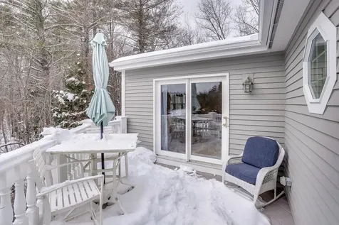 5 Pembroke Way Bedford NH 03110